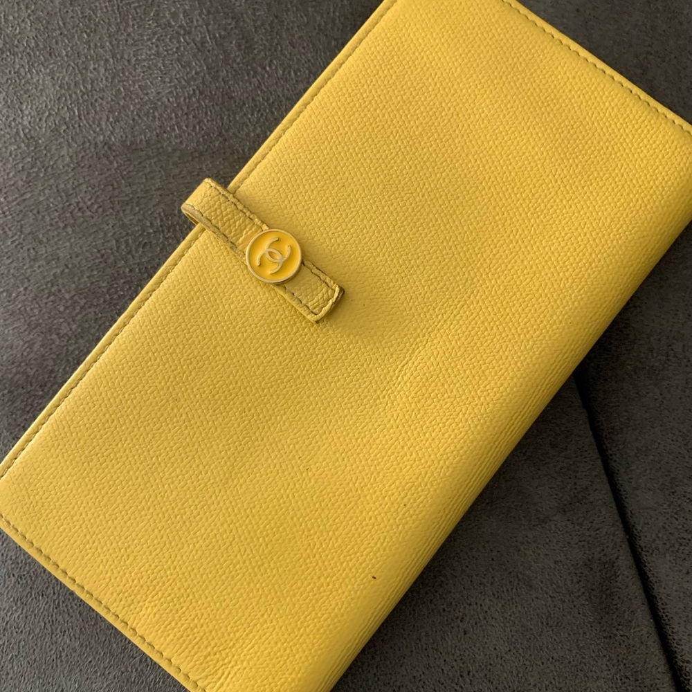 Chanel Wallet - Picture 2 of 16